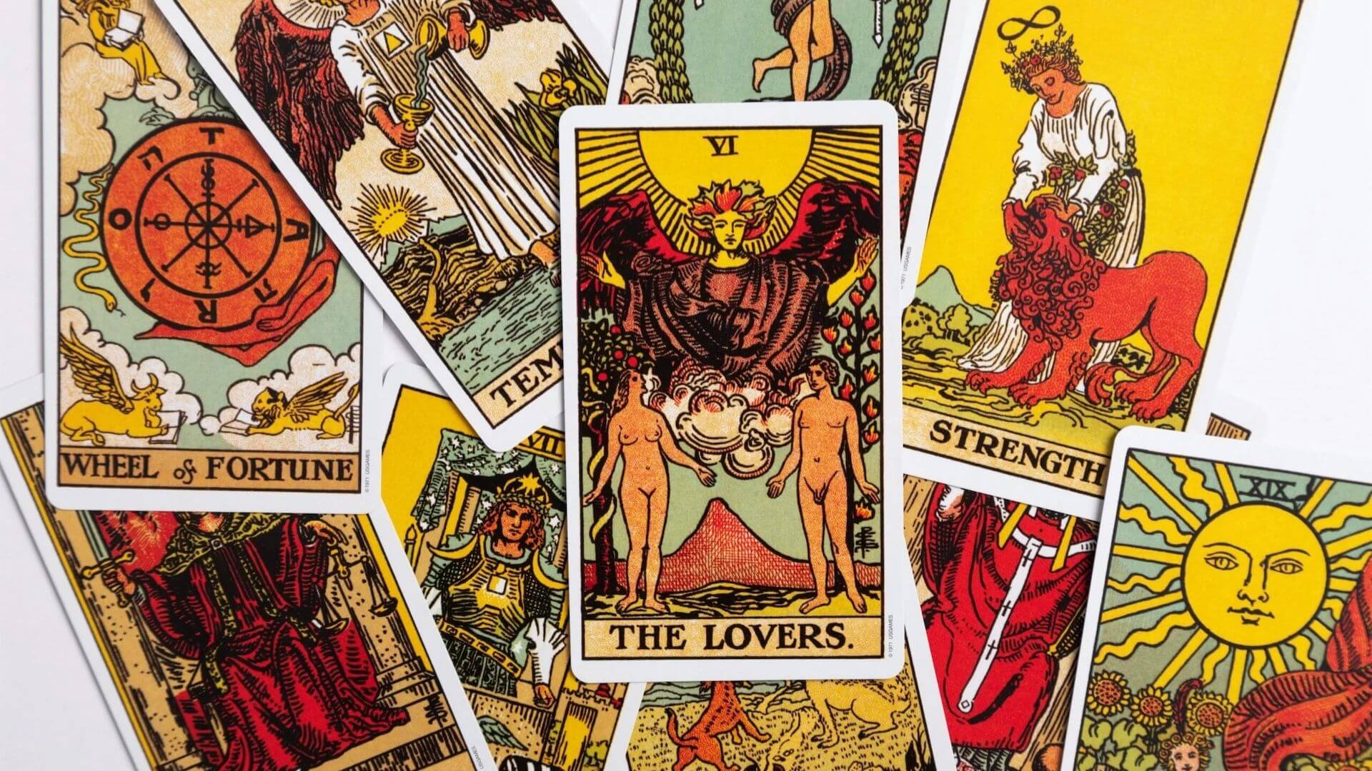 Tarot Falı İçin En Güçlü Sorular: Eksiksiz Rehber 2026 