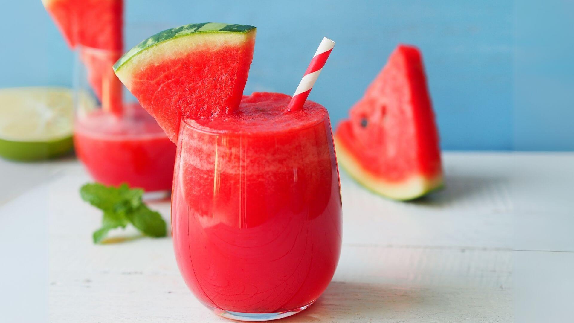 11 Meyve Smoothie Tarifi - Sağlıklı Kahvaltınıza Güç Katın