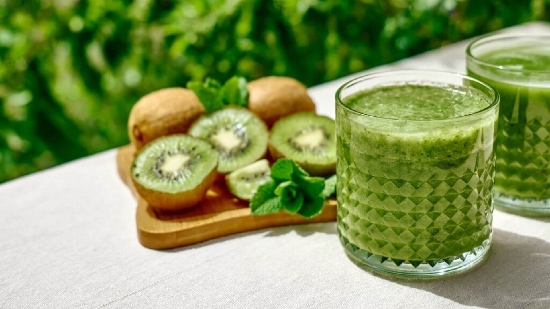 11 Meyve Smoothie Tarifi - Sağlıklı Kahvaltınıza Güç Katın