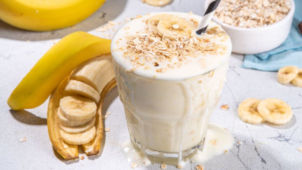 11 Meyve Smoothie Tarifi - Sağlıklı Kahvaltınıza Güç Katın
