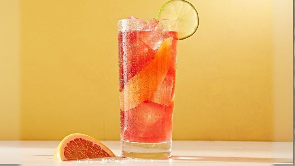 Votka Diyet Ginger Ale Kokteylleri