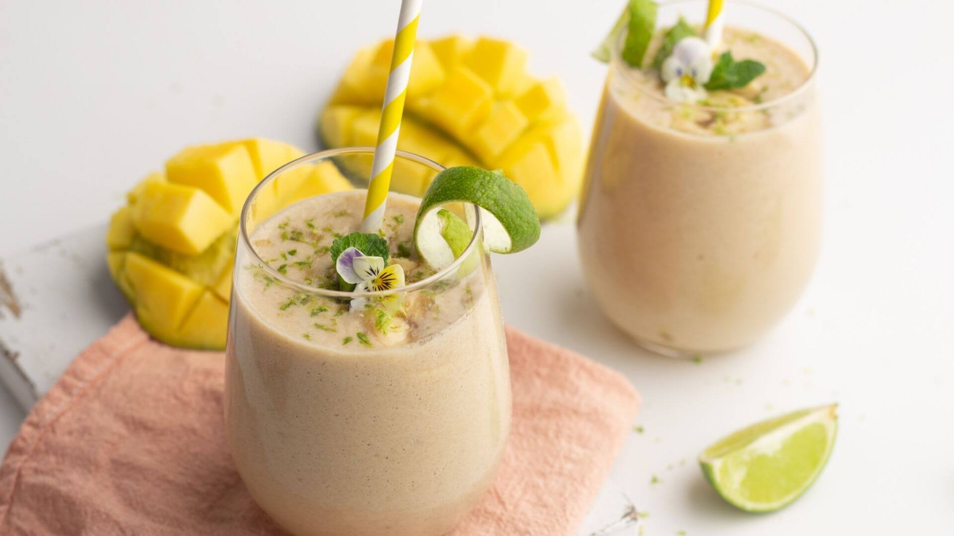 11 Meyve Smoothie Tarifi - Sağlıklı Kahvaltınıza Güç Katın