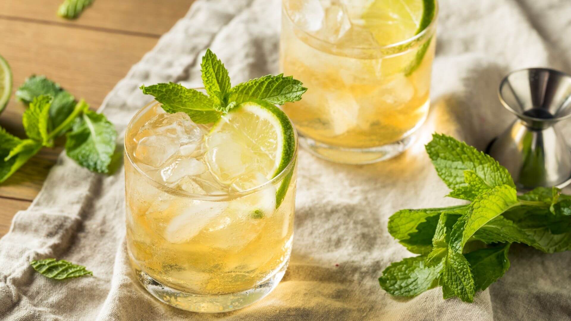 Votka Diyet Ginger Ale Kokteylleri