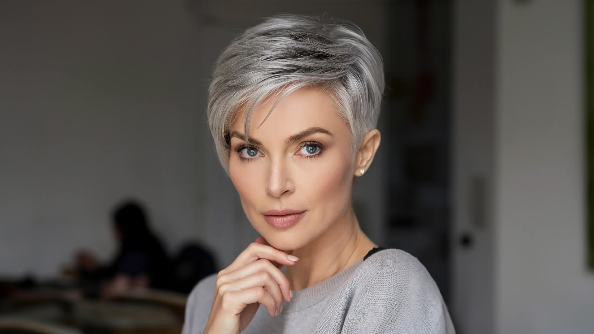 Asimetrik Pixie Saç Kesimleri