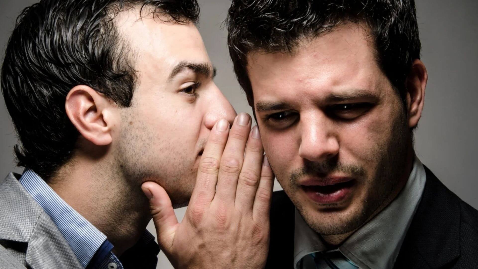 Saygısızlığı Gösteren 7 İnce İşaret