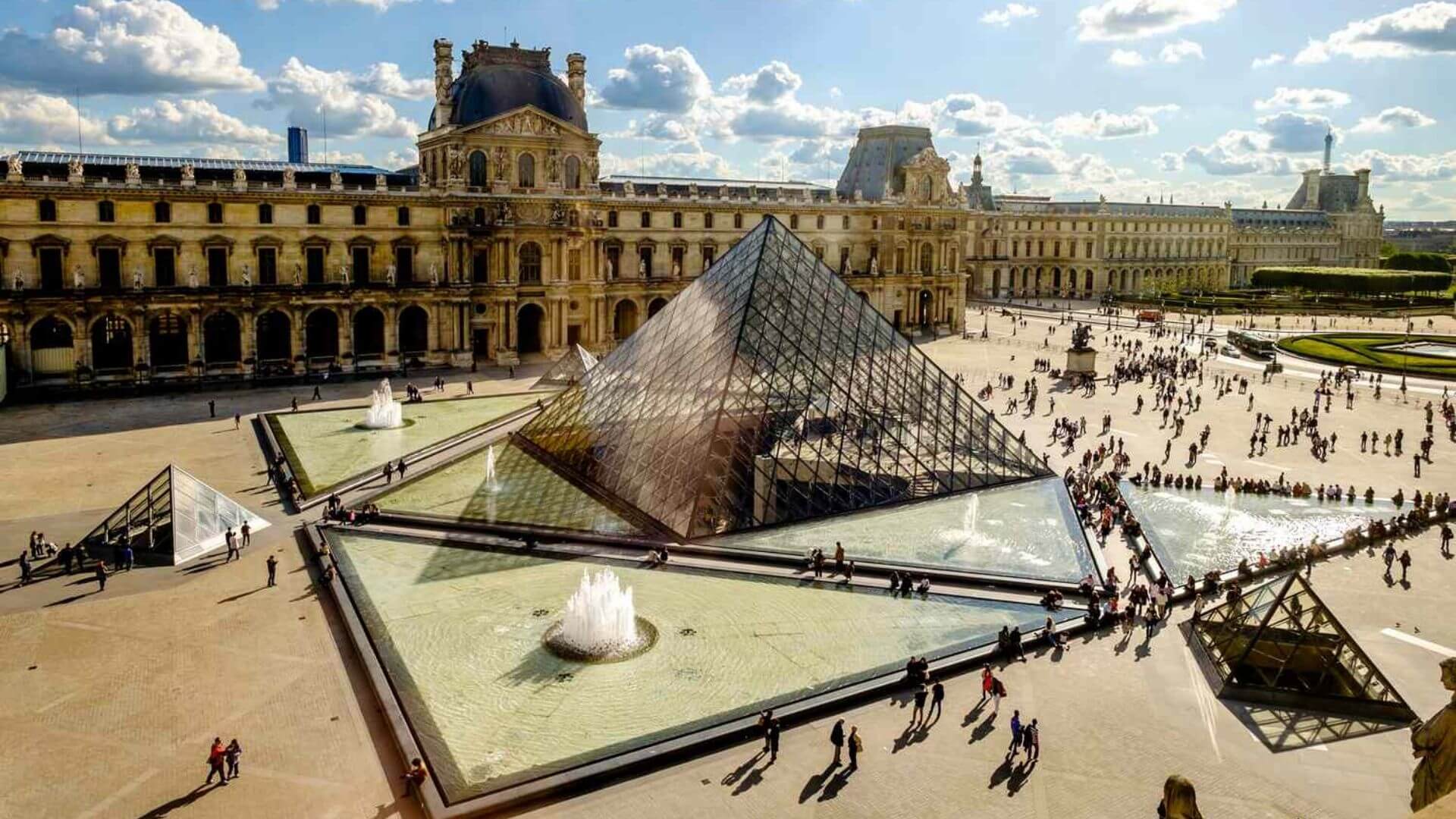 Yakın tarihin en cesur müze soygunları - Yedi dakika, 88 milyon euro ve sarsılan Louvre