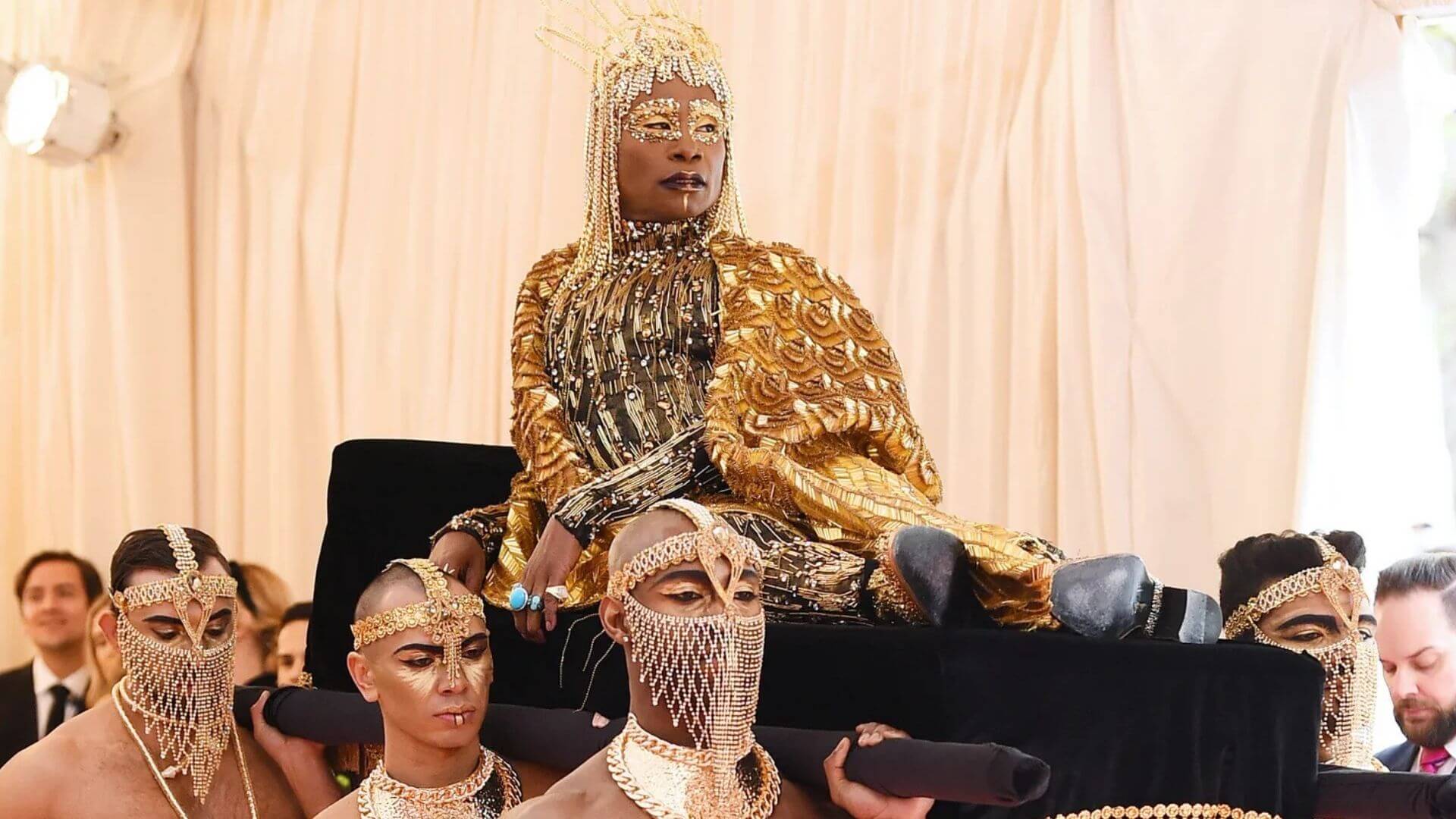 Met Gala Tarihinin En İkonik Saç ve Makyaj Görünümleri