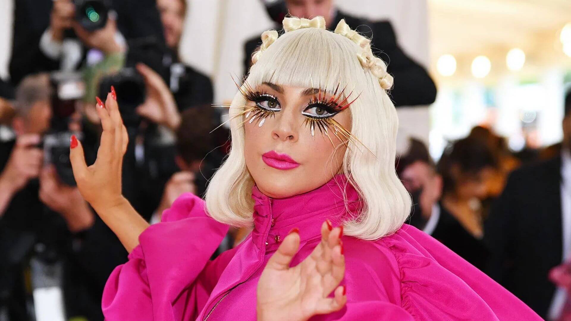 Met Gala Tarihinin En İkonik Saç ve Makyaj Görünümleri