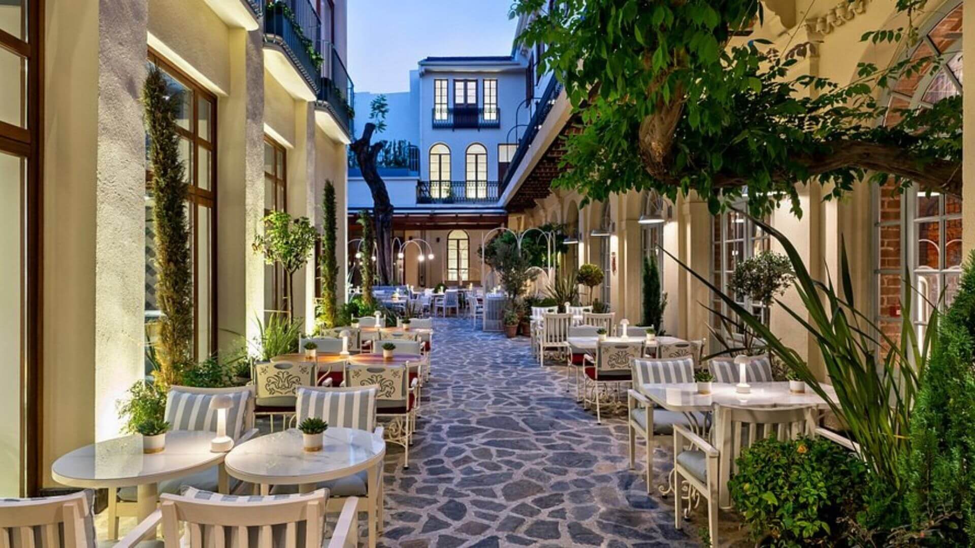 İstanbul'un En Güzel Bahçeli Restoranları - 2026 Güncel Rehberi