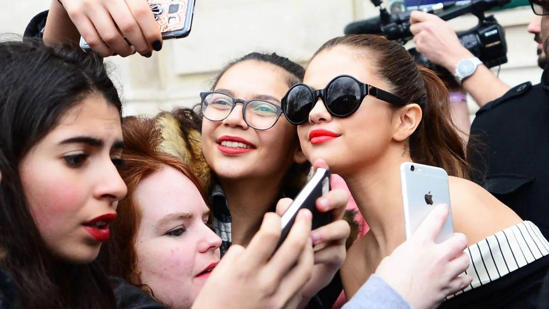 Selena Gomez Kimdir, Hayatı, Kariyeri, Serveti ve Az Bilinen Gerçekler
